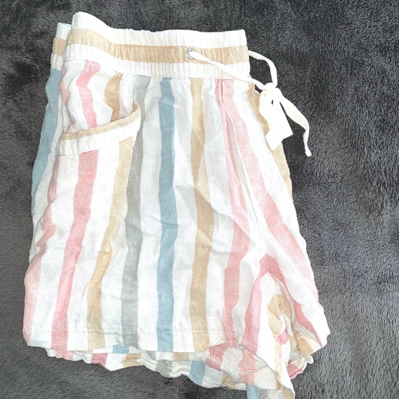 GAP Pants - Striped Linen Shorts